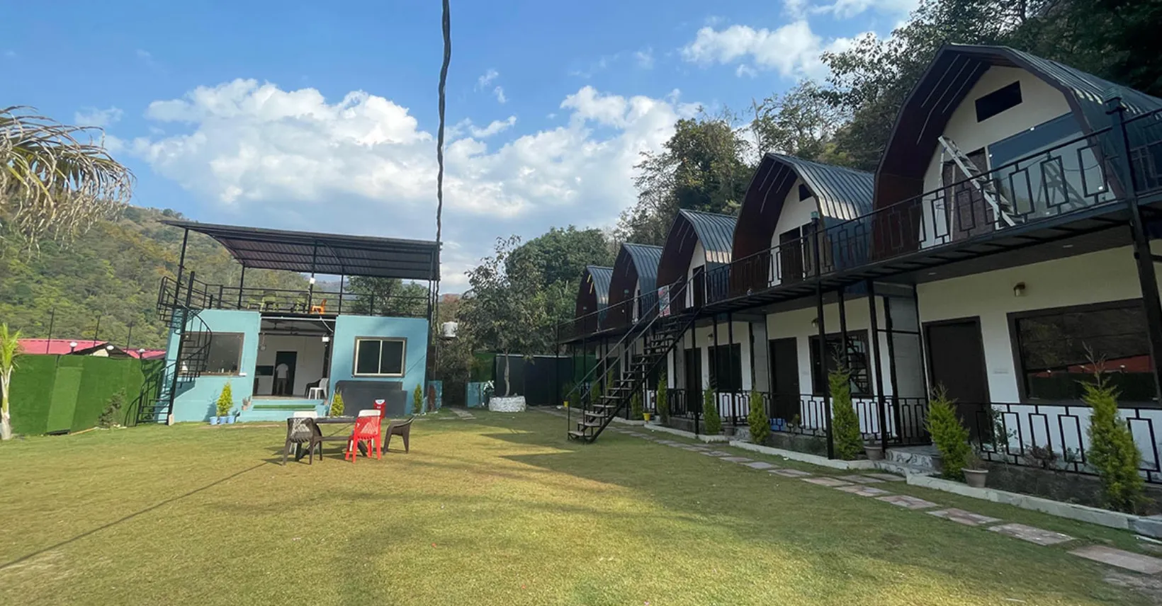 Hillview Nature Retreat in Day Light